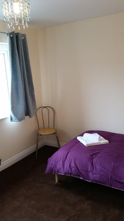 Livingston Ideal Commuter House 外观 照片