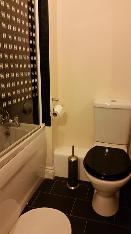 Livingston Ideal Commuter House 外观 照片